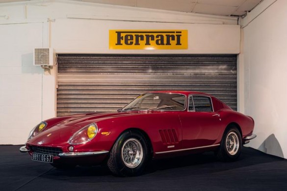 Une collection de Ferrari en vente à Paris